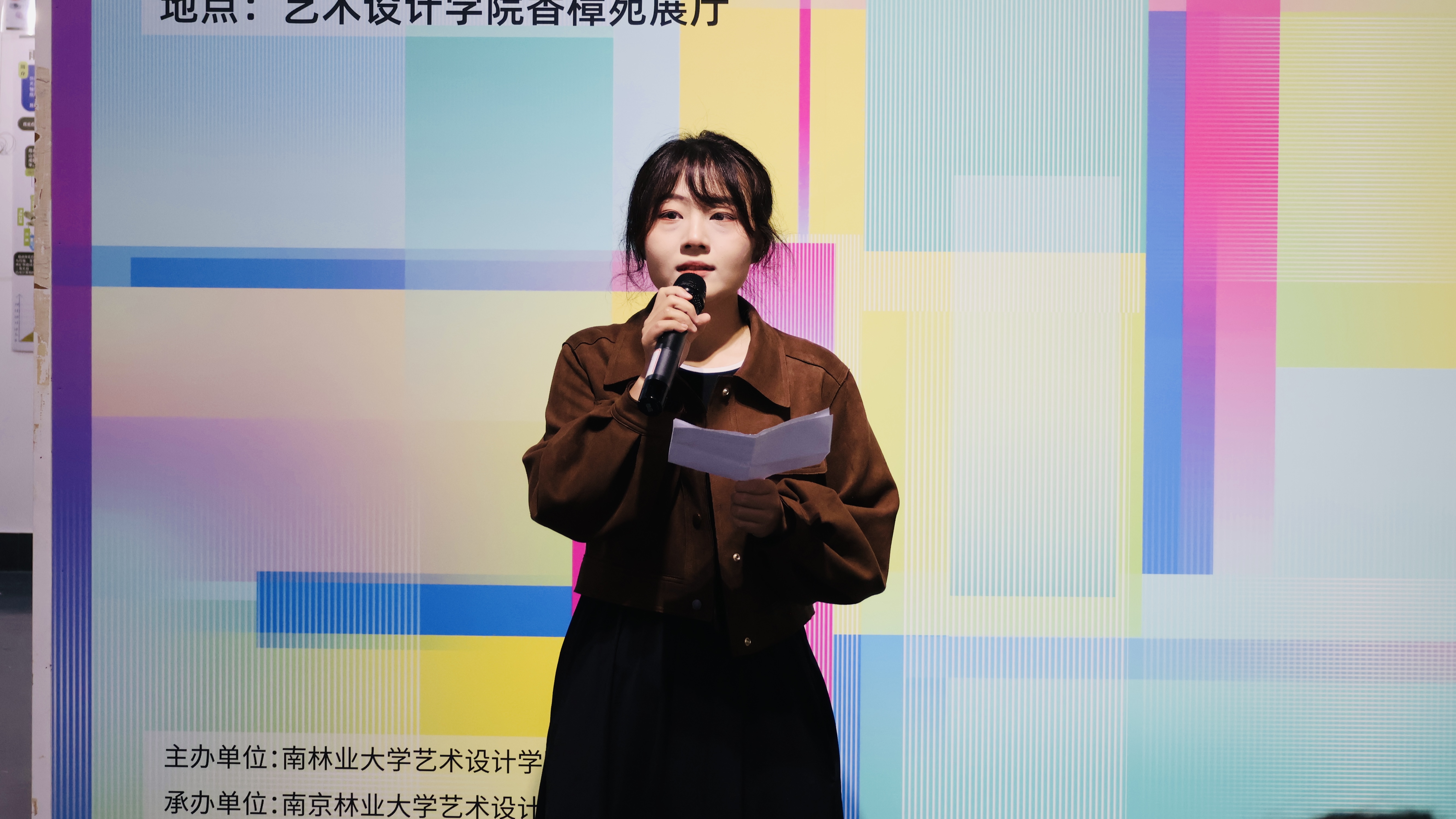 37d518030995a8a26638c0e64812136